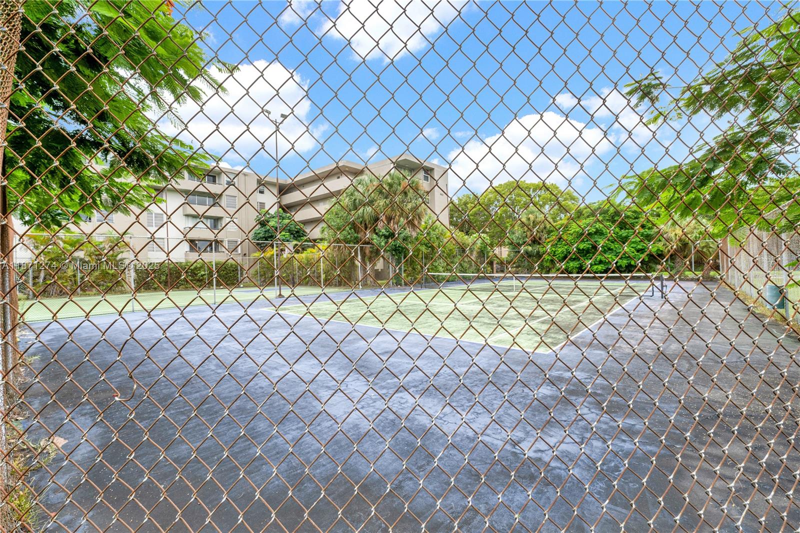 830 Northwest 87th Avenue, Unit 406 Miami, FL 33172 - Photo 40 of 40 a view of outdoor space and yard