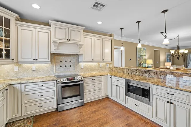 $425,000 | 5075 Harmony Circle, Unit 301, Vero Beach, FL 32967