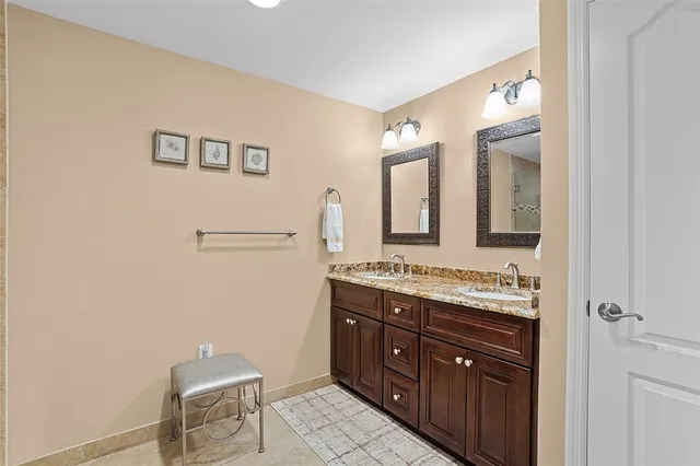 $425,000 | 5075 Harmony Circle, Unit 301, Vero Beach, FL 32967