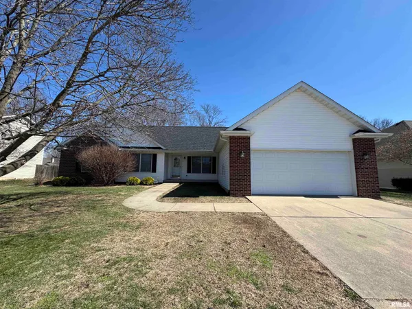 $385,000 | 740 1st Street, Sherman, IL 62684
