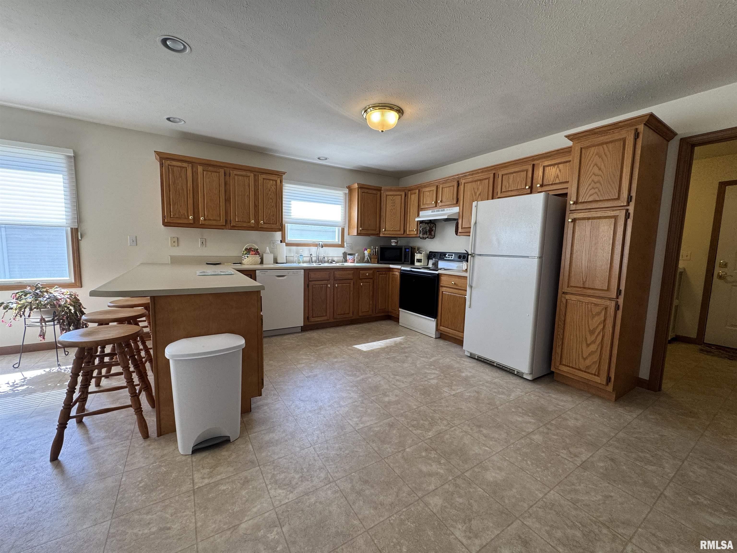 740 1st Street Sherman, IL 62684 - Photo 15 of 44