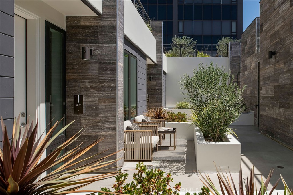 380 Cordova Street, Unit 403 Pasadena, CA 91101 - Photo 2 of 22