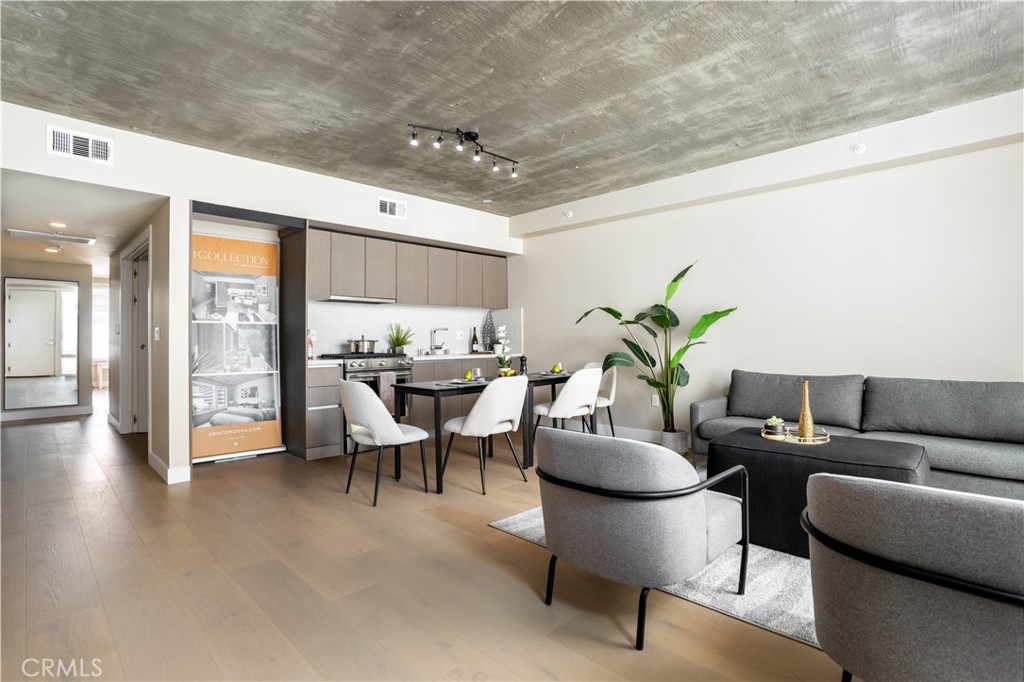 380 Cordova Street, Unit 403 Pasadena, CA 91101 - Photo 6 of 22