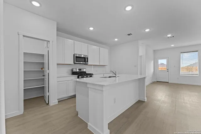 $310,000 | 1875 Nuthatch Ridge, New Braunfels, TX 78130