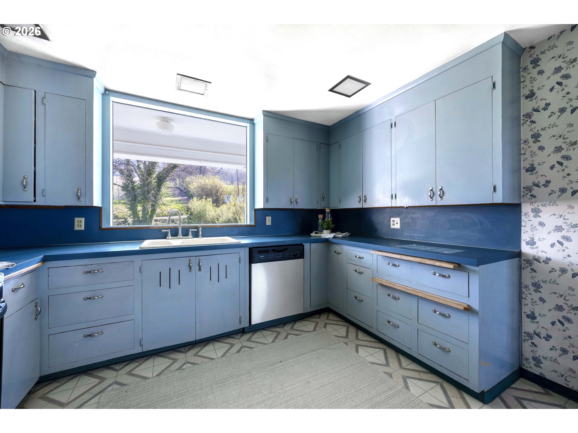 3316 Thomsen Road Hood River, OR 97031 - Photo 19 of 46