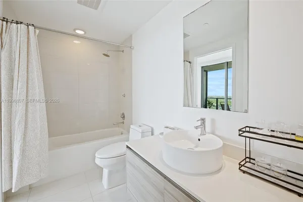 $4,200 | 121 Northeast 34th Street, Unit 2314, Miami, FL 33137