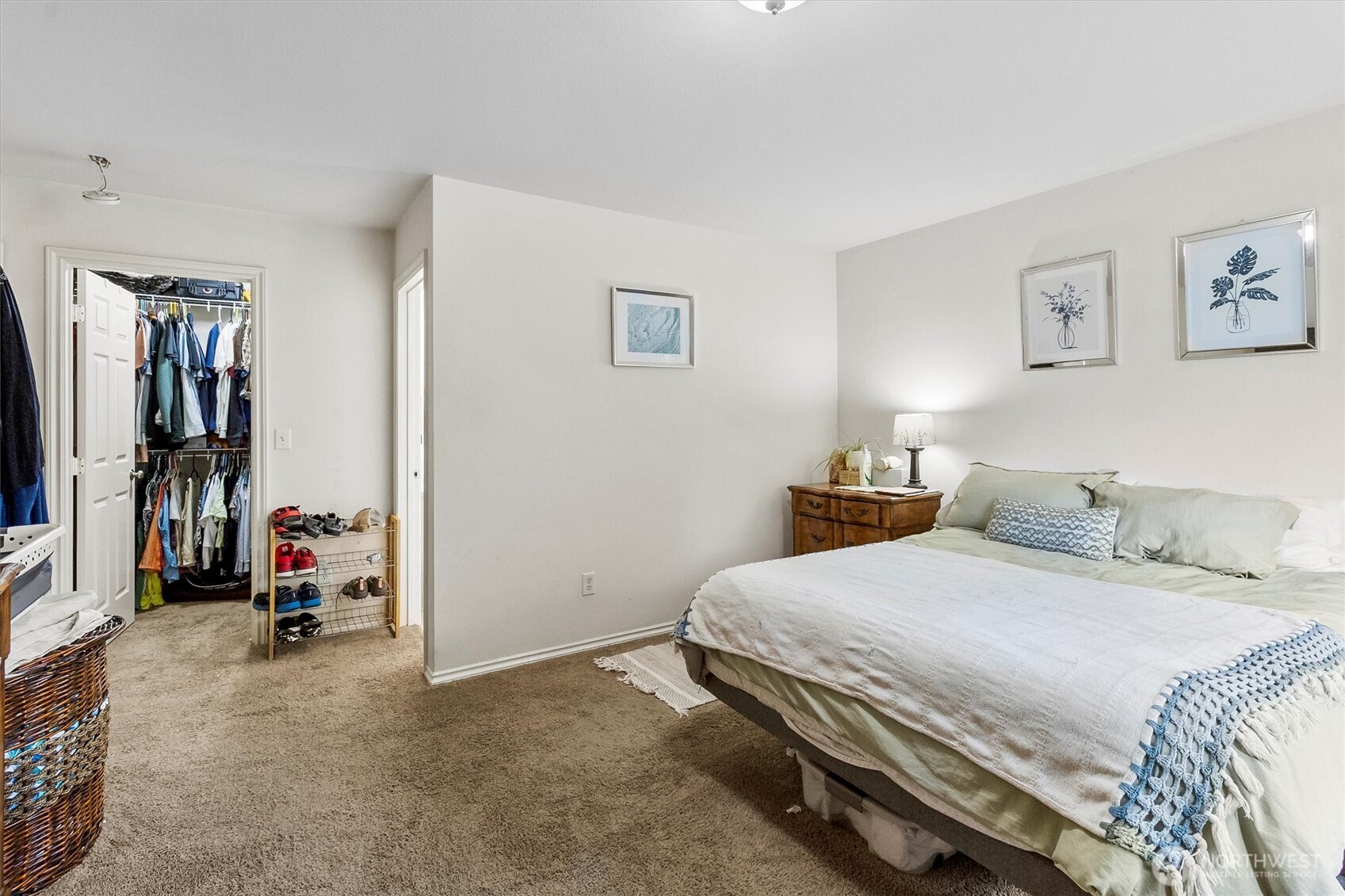 344 East Bellis Fair Parkway Bellingham, WA 98226 - Photo 30 of 40 a bedroom with a bed and a view of bedroom