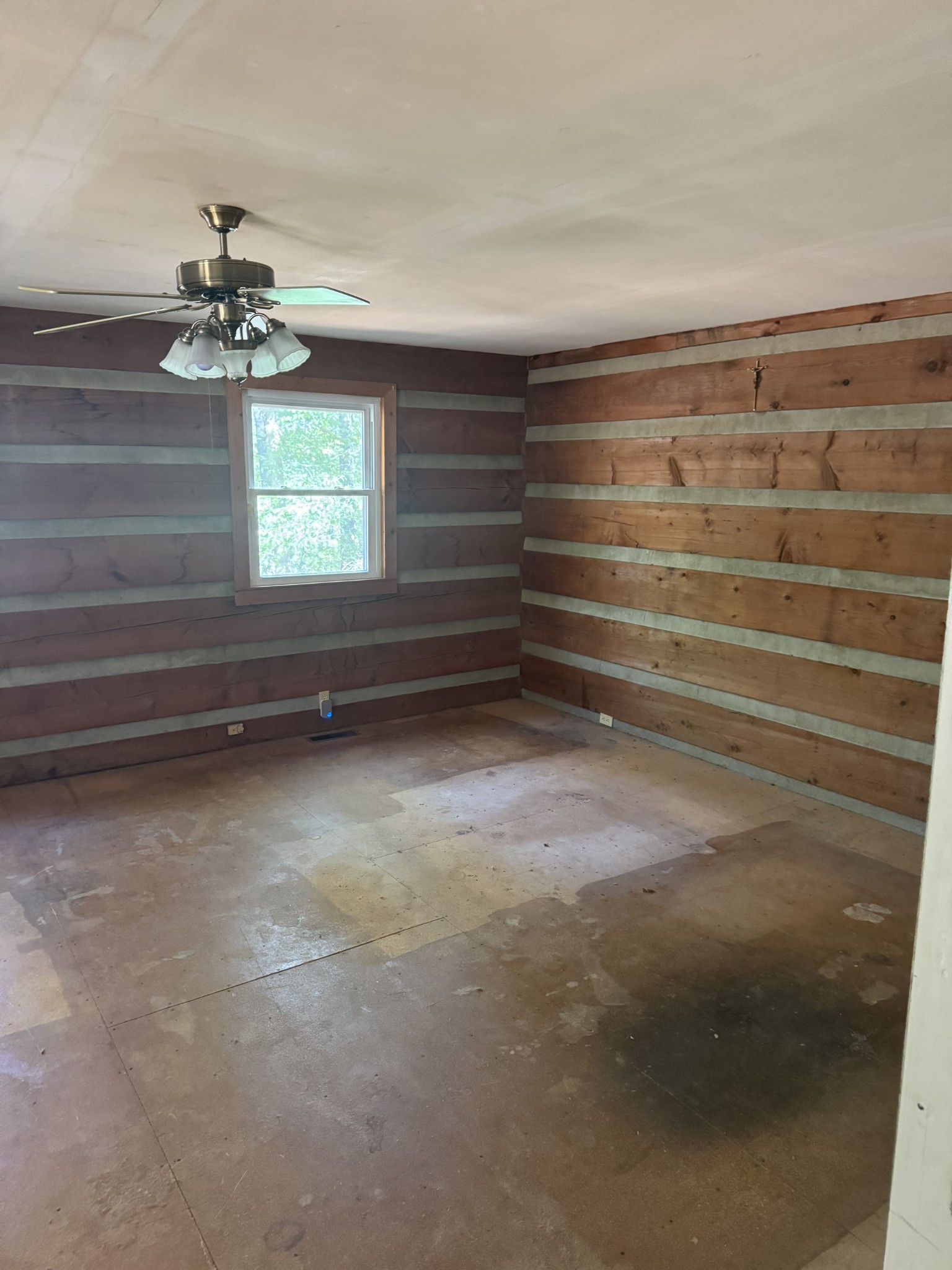 234 Bazzie Dock Road Dover, TN 37058 - Photo 32 of 47 a view of entryway and a window