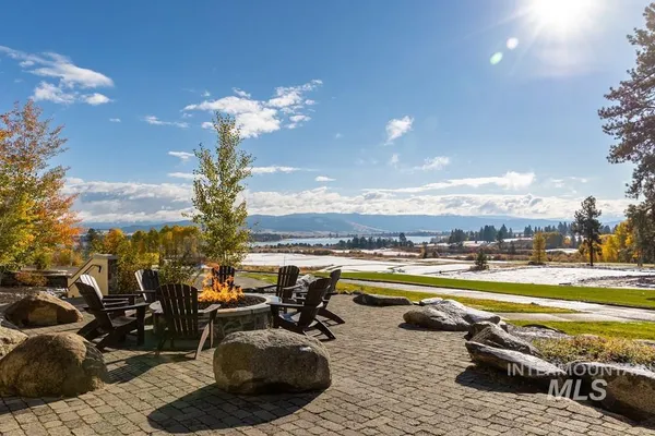 $429,000 | 75 Arling Center Court, Unit 304, Donnelly, ID 83615
