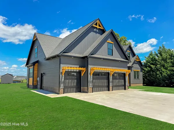 $499,900 | 2224 Yawl Street, Elizabeth City, NC 27909