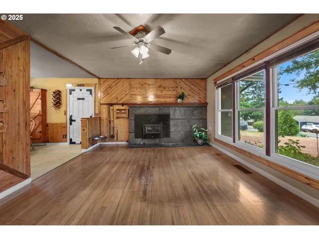 $399,000 | 760 Southeast Williams Road, Gresham, OR 97080