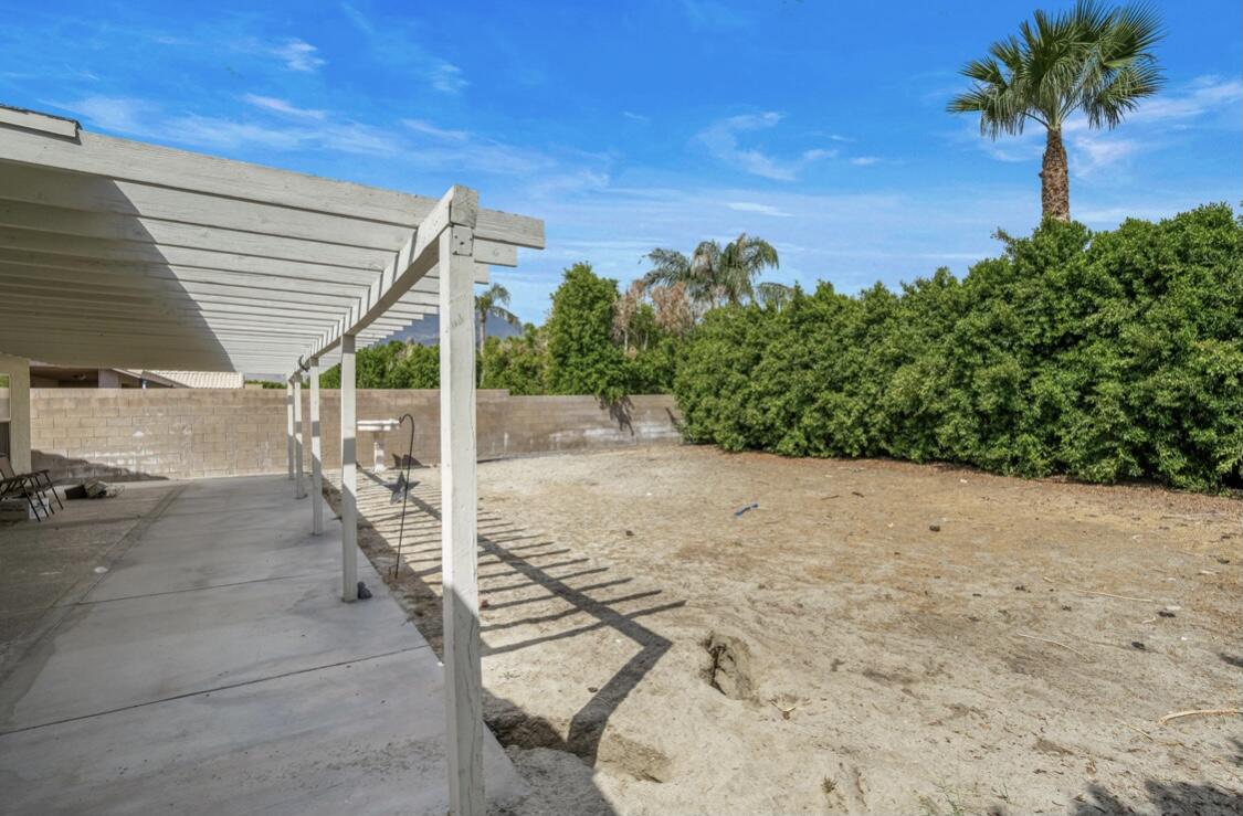 68280 Durango Road Cathedral City, CA 92234 - Photo 14 of 15 a view of a backyard