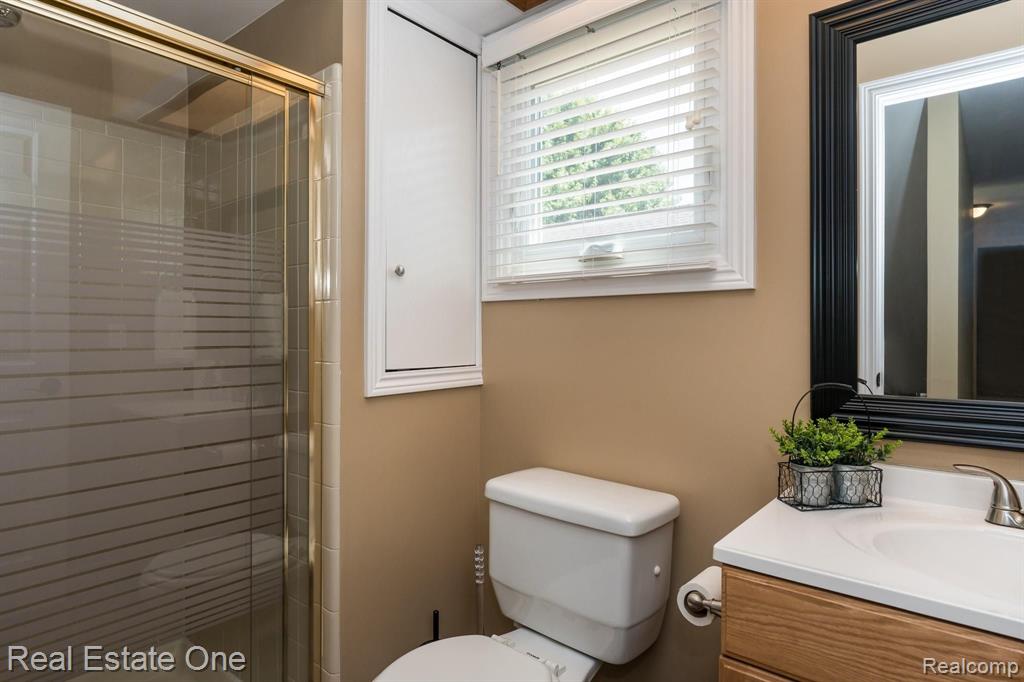 2090 Cumberland Road Rochester, MI 48307 - Photo 13 of 32