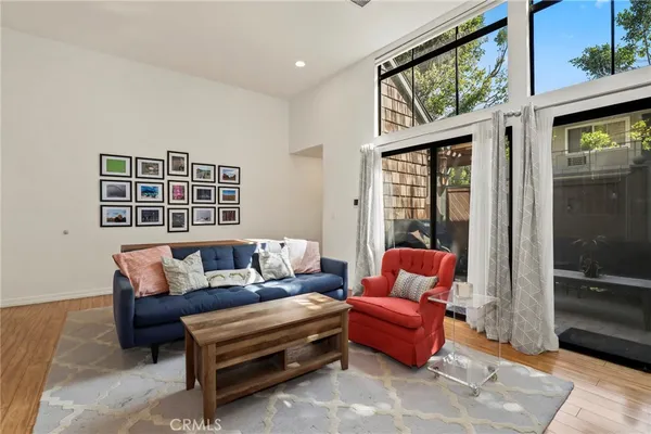 $1,280,000 | 209 South Oakland Avenue, Unit D, Pasadena, CA 91101