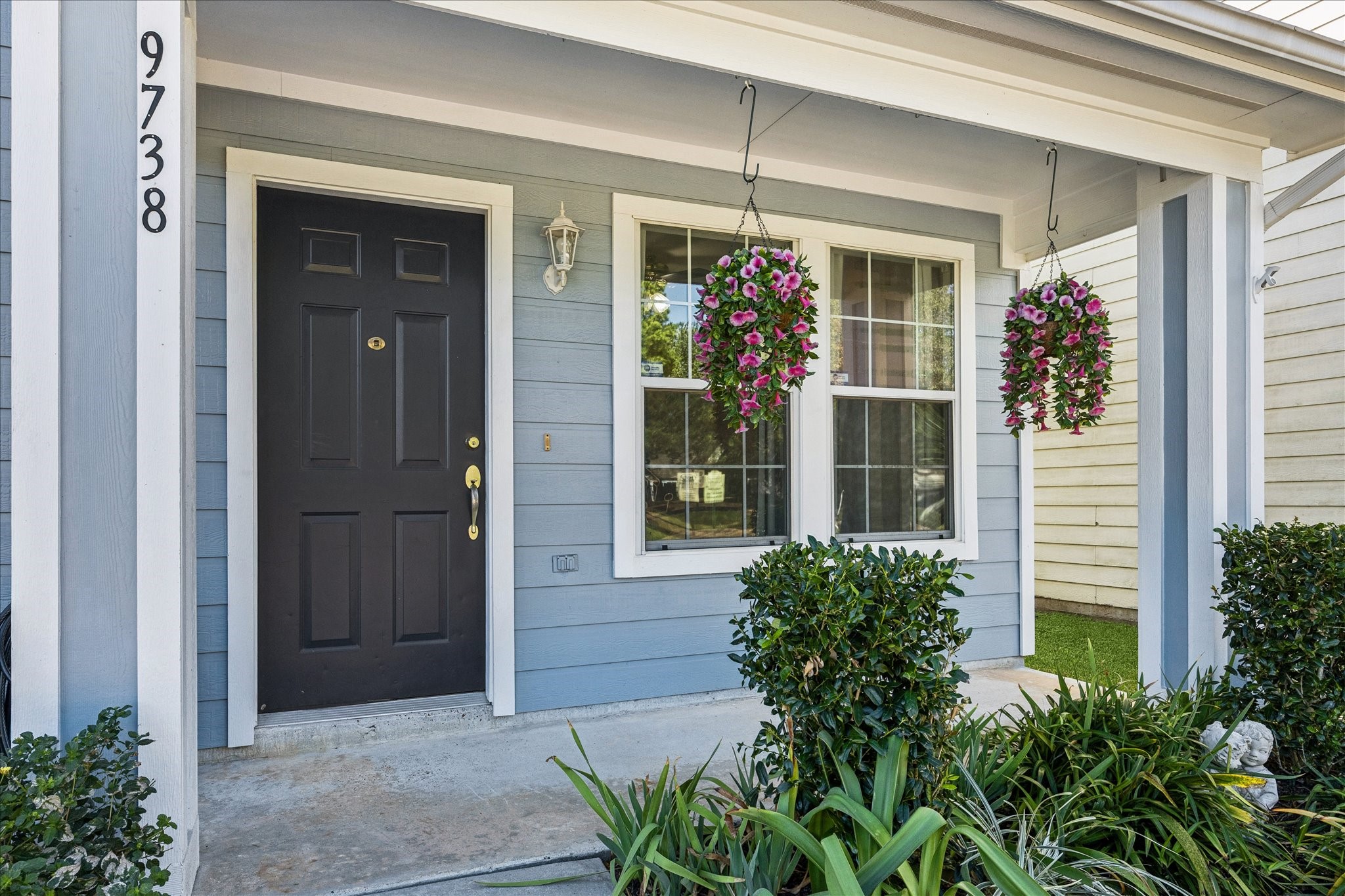 9738 Farrell Drive Houston, TX 77070 - Photo 2 of 21
