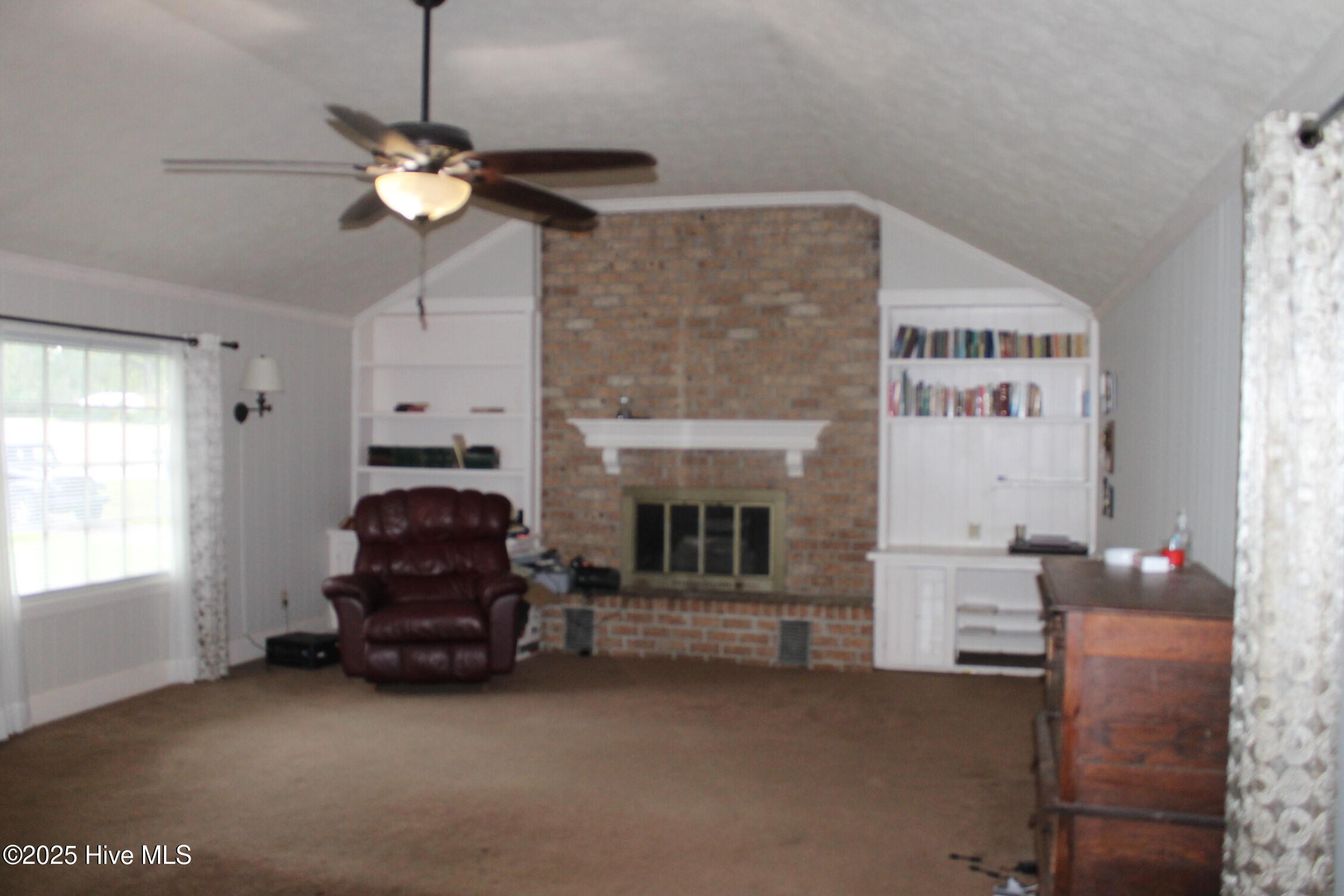 674 New Life Church Road Tabor City, NC 28463 - Photo 7 of 27 Living room 1