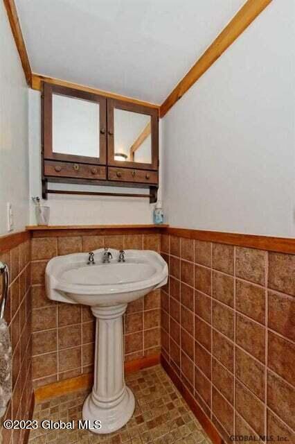 59 Powder Mill Road Pittstown, NY 12185 - Photo 8 of 21 bath 2