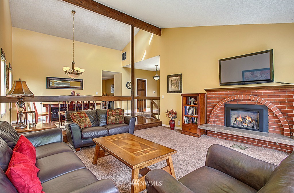 22124 5th Drive Southeast Bothell, WA 98021 - Photo 2 of 19