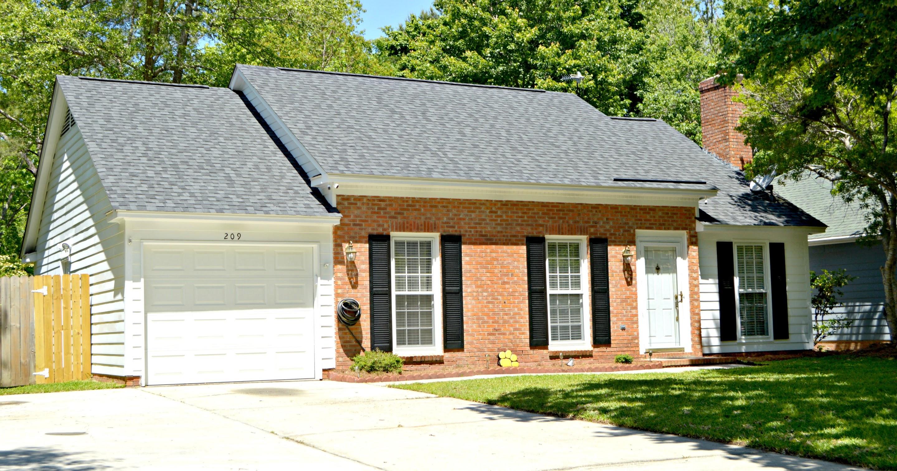 209 Hamlet Road Summerville, SC 29485 - Photo 1 of 27 209 Hamlet - front