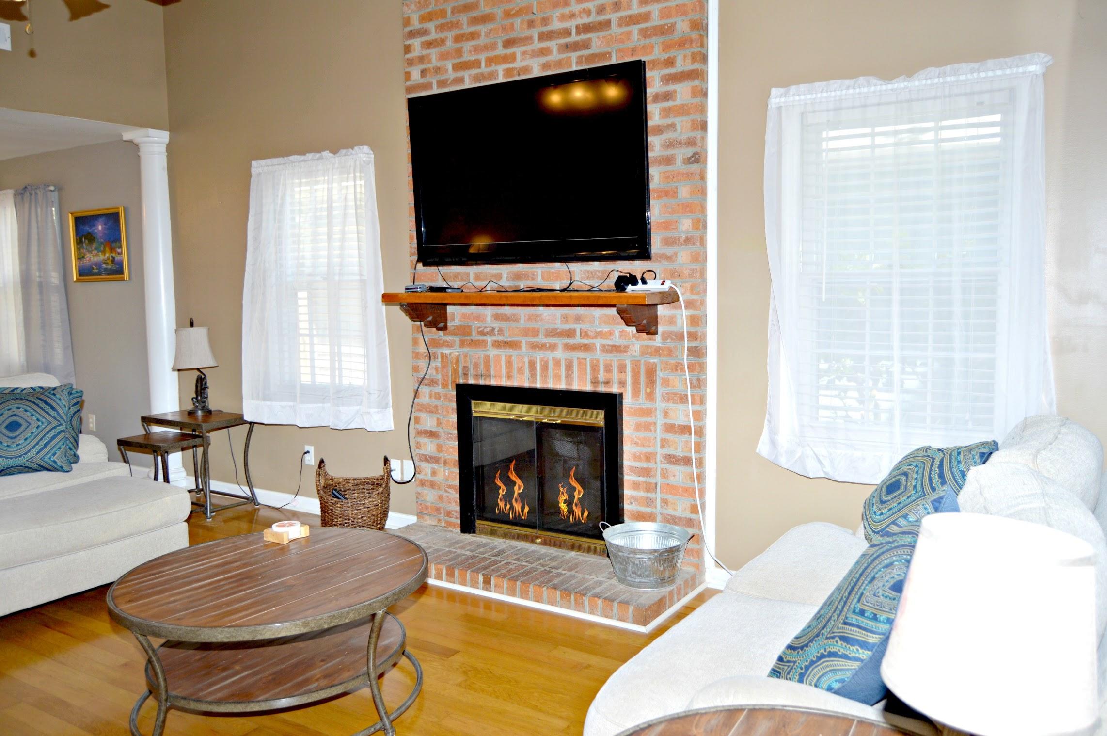 209 Hamlet Road Summerville, SC 29485 - Photo 17 of 27 living rm 2