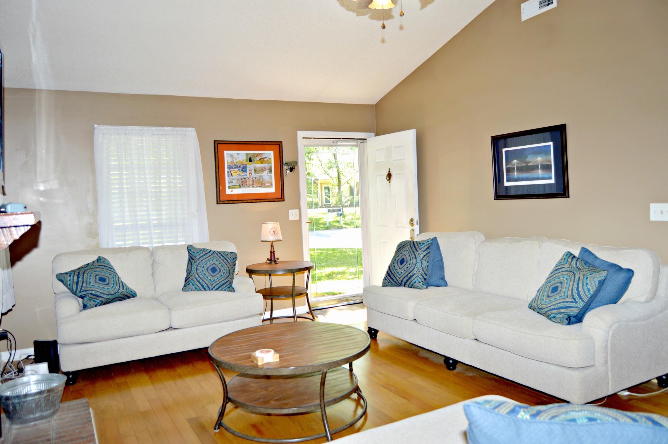 209 Hamlet Road Summerville, SC 29485 - Photo 4 of 27 living rm 3