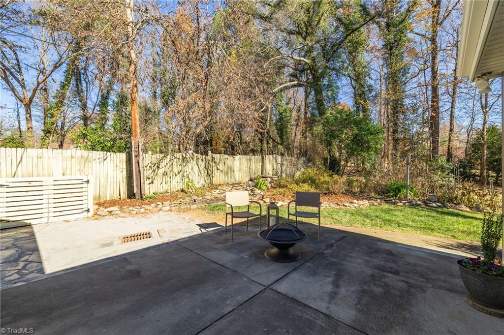 1120 Rustic Road Greensboro, NC 27410 - Photo 27 of 32