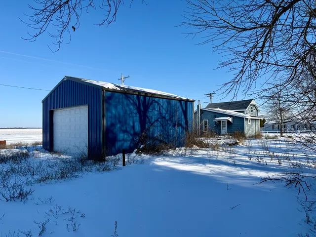 $33,000 | 102 East Street, Penfield, IL 61862