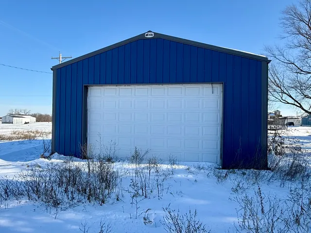 $33,000 | 102 East Street, Penfield, IL 61862