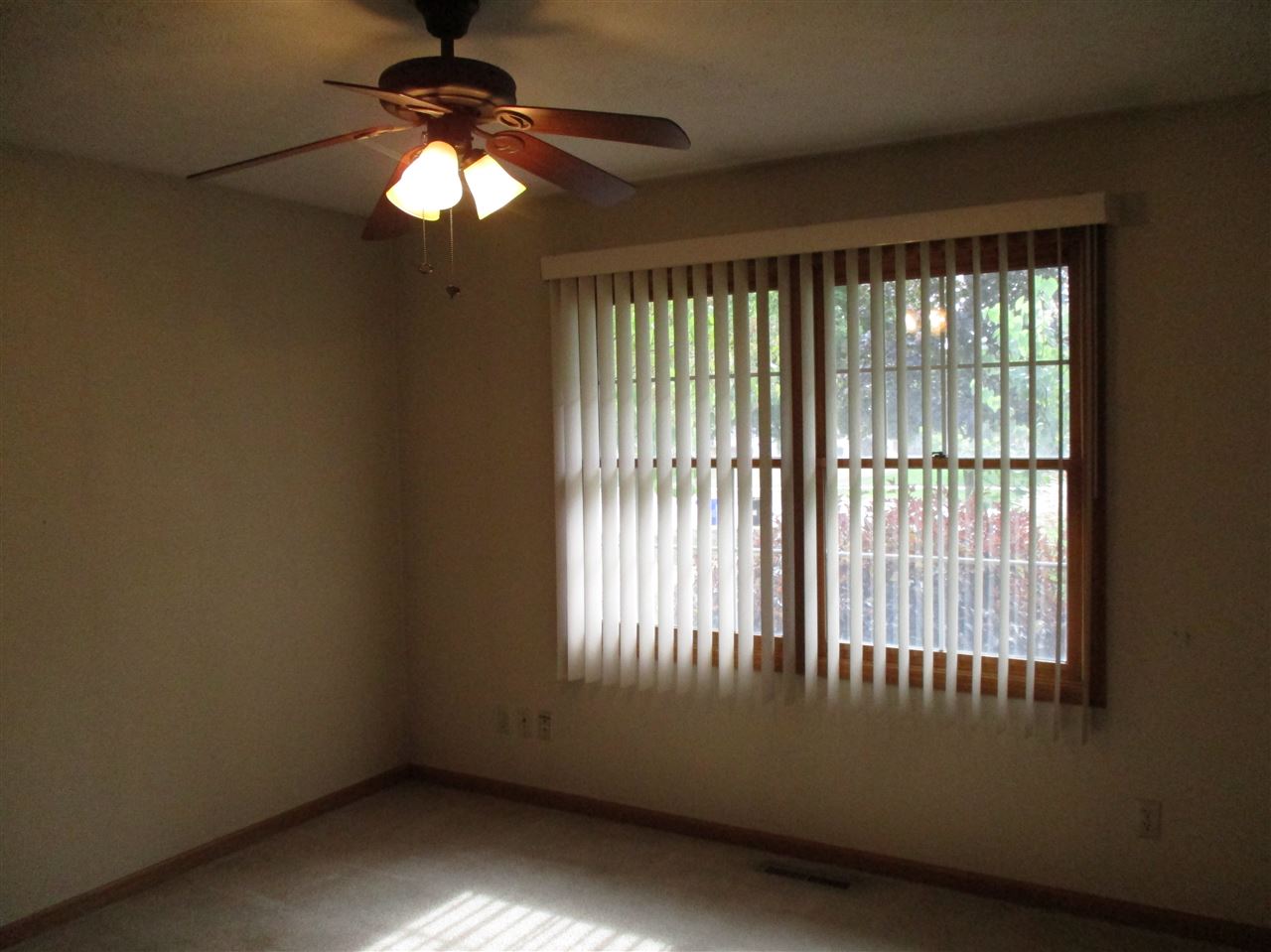 6432 Weaver Road Rockford, IL 61114 - Photo 13 of 21 Gallery Image 13