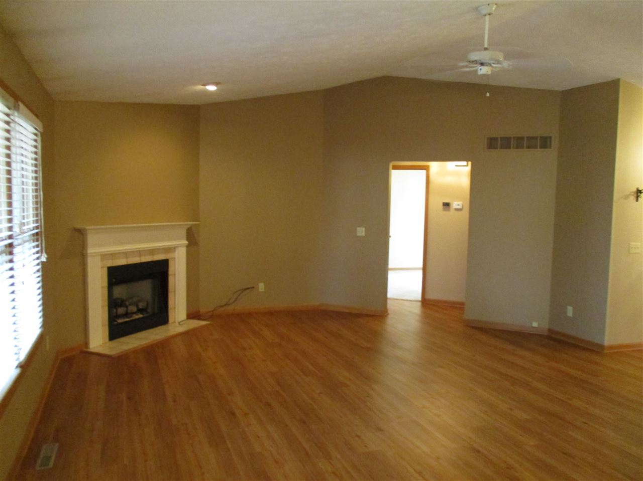 6432 Weaver Road Rockford, IL 61114 - Photo 4 of 21 Gallery Image 4