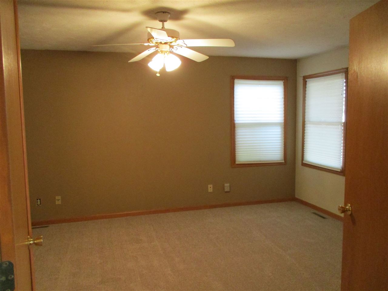 6432 Weaver Road Rockford, IL 61114 - Photo 8 of 21 Gallery Image 8