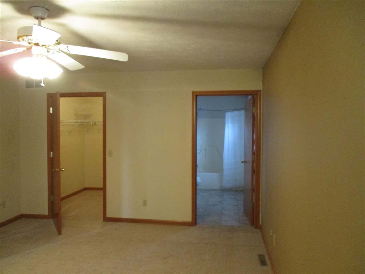 6432 Weaver Road Rockford, IL 61114 - Photo 9 of 21 Gallery Image 9