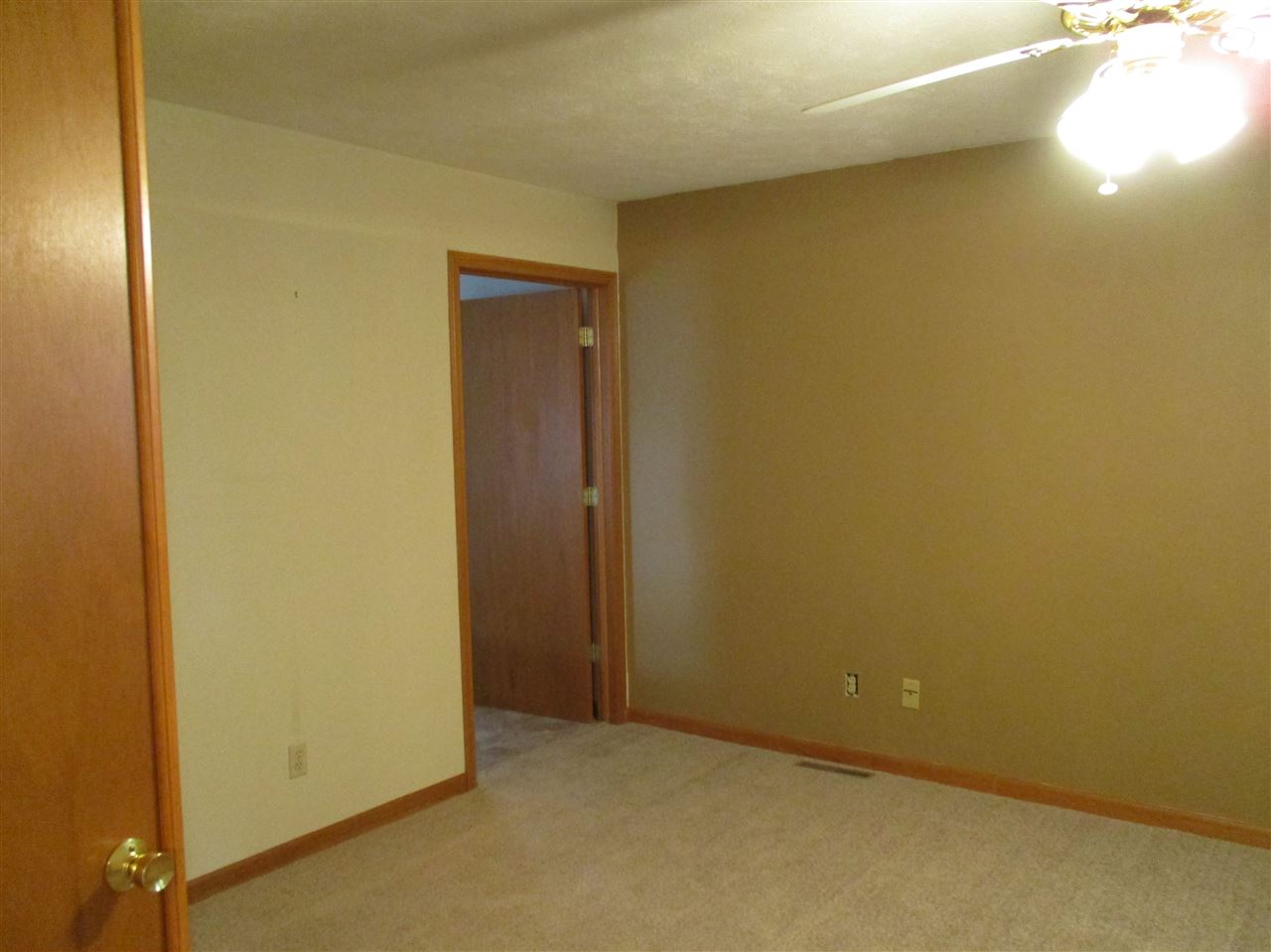 6432 Weaver Road Rockford, IL 61114 - Photo 10 of 21 Gallery Image 10