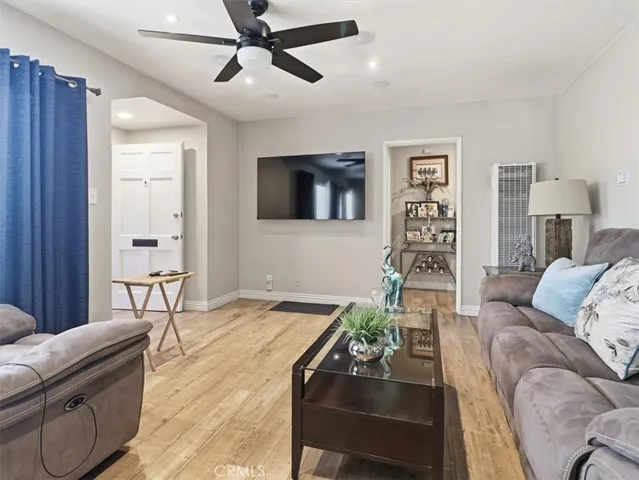 $659,900 | 525 South Caswell Avenue, Compton, CA 90220