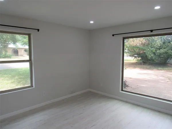 a view of empty room with window
