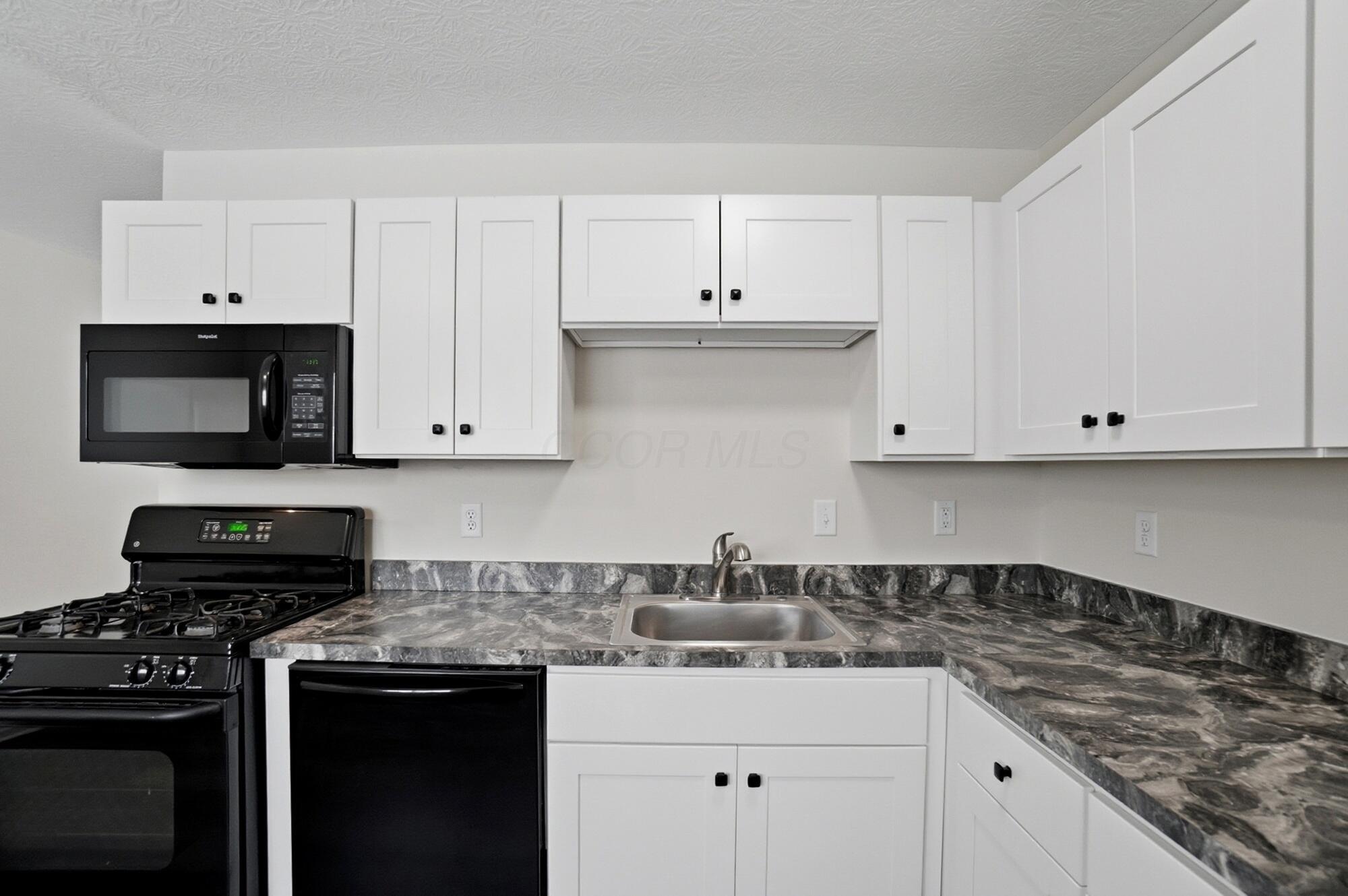 3824 Wade Road Columbus, OH 43232 - Photo 14 of 42 Kitchen