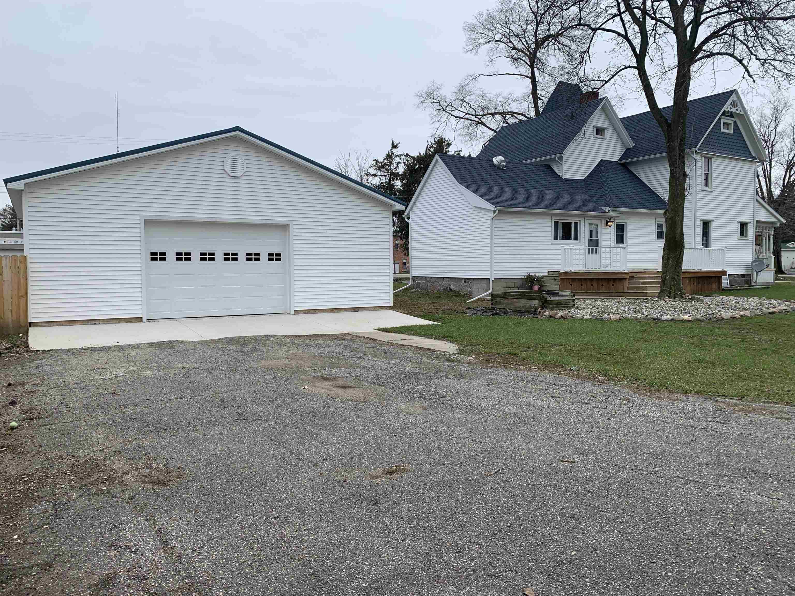 210 South Maple Street Maple Rapids, MI 48853 - Photo 2 of 36 1910138-1.JPG