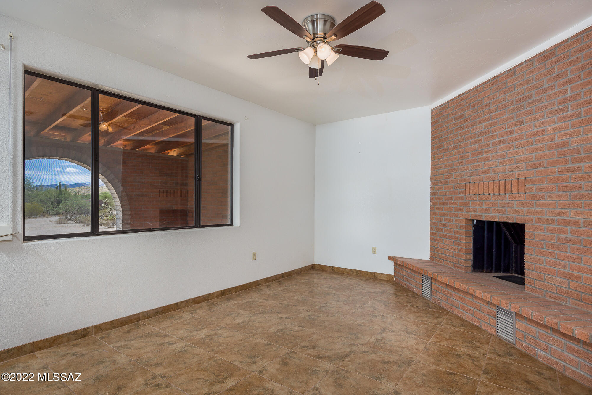 6655 West Naomi Road Tucson, AZ 85735 - Photo 4 of 26 6655-naomi_mls-5