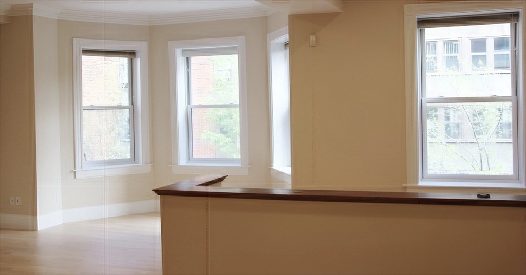 63 St Botolph Street, Unit 6 Boston, MA 02116 - Photo 3 of 8