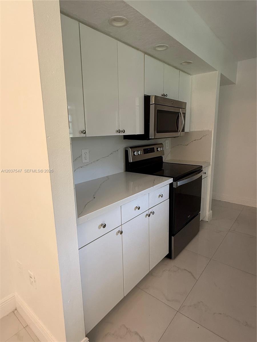 11921 Southwest 273rd Street Homestead, FL 33032 - Photo 11 of 27