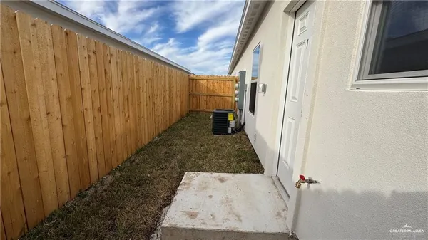 $1,300 | 2313 North 43rd Street, Unit 1, McAllen, TX 78501