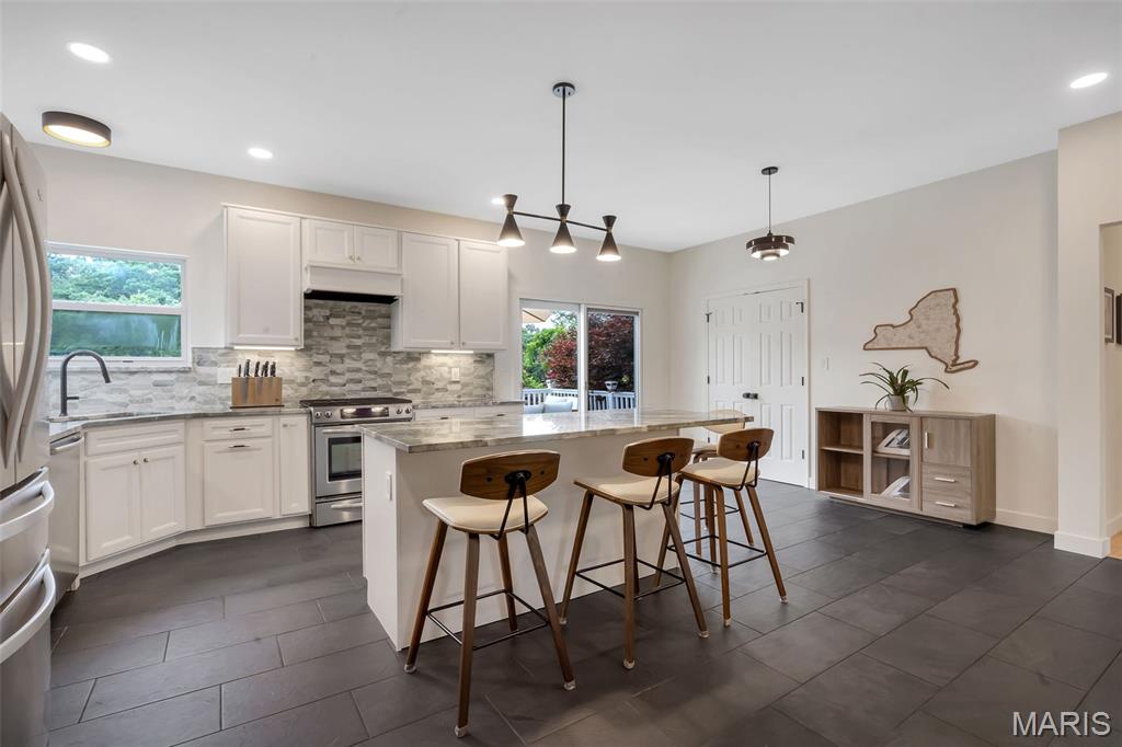 519 Castle Ridge Drive Ballwin, MO 63021 - Photo 16 of 46