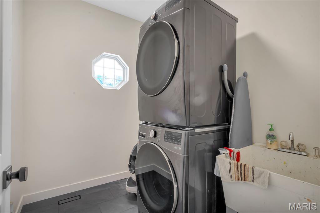 519 Castle Ridge Drive Ballwin, MO 63021 - Photo 18 of 46