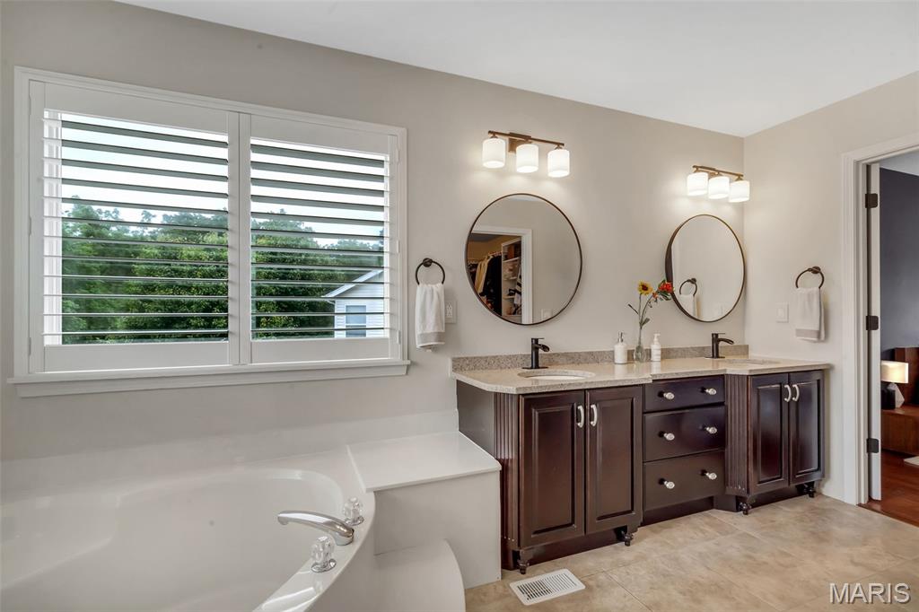 519 Castle Ridge Drive Ballwin, MO 63021 - Photo 26 of 46