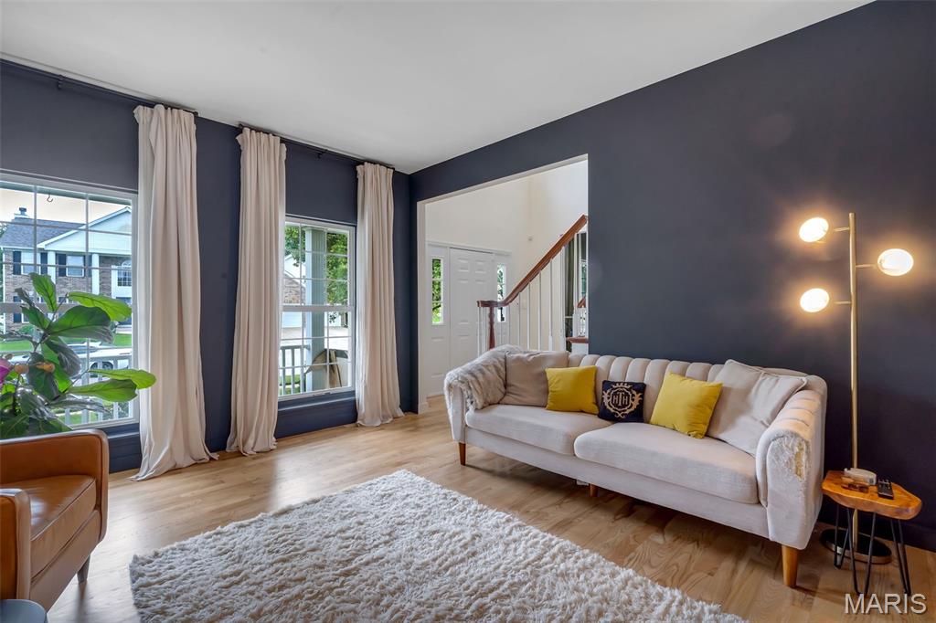 519 Castle Ridge Drive Ballwin, MO 63021 - Photo 7 of 46