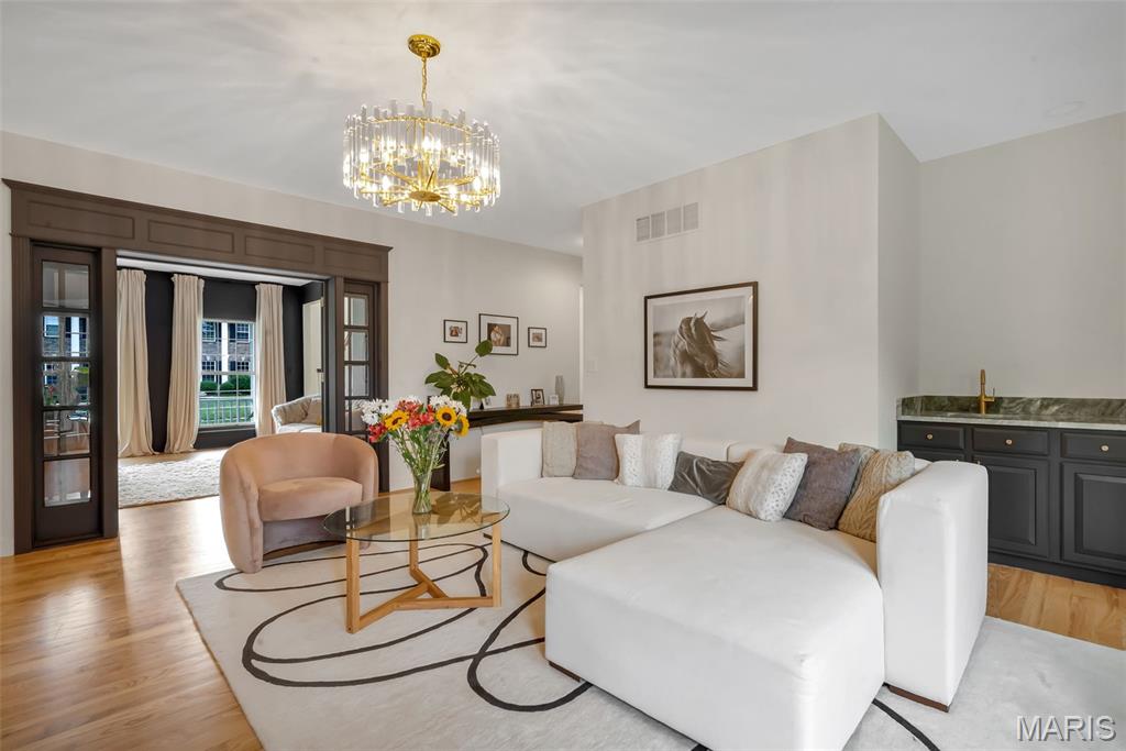 519 Castle Ridge Drive Ballwin, MO 63021 - Photo 10 of 46