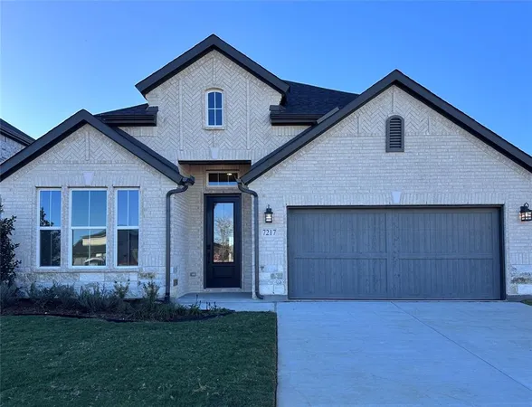 $2,800 | 7217 Ladybug Lane, Aubrey, TX 76227