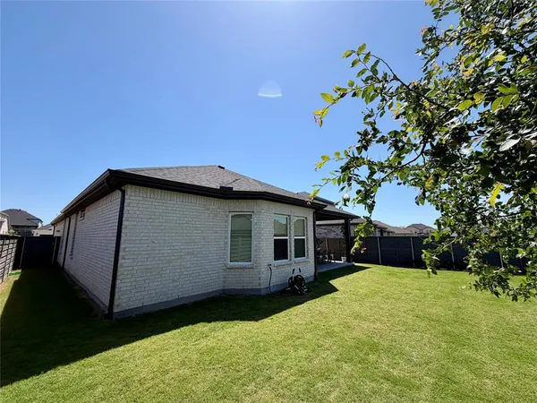 $2,800 | 7217 Ladybug Lane, Aubrey, TX 76227