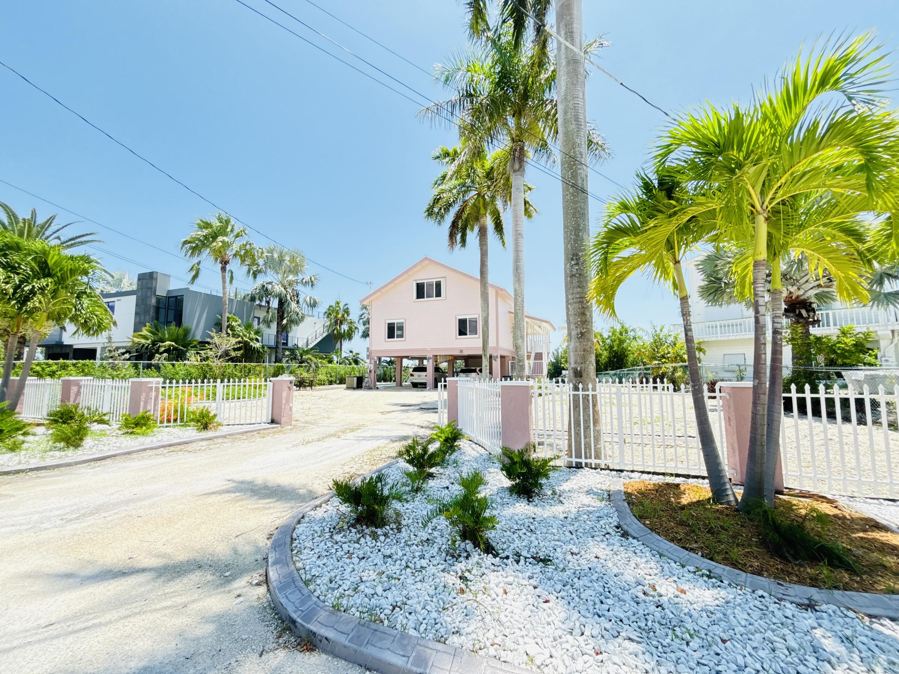 64 Mutiny Place Key Largo, FL 33037 - Photo 5 of 65 Fenced and gated