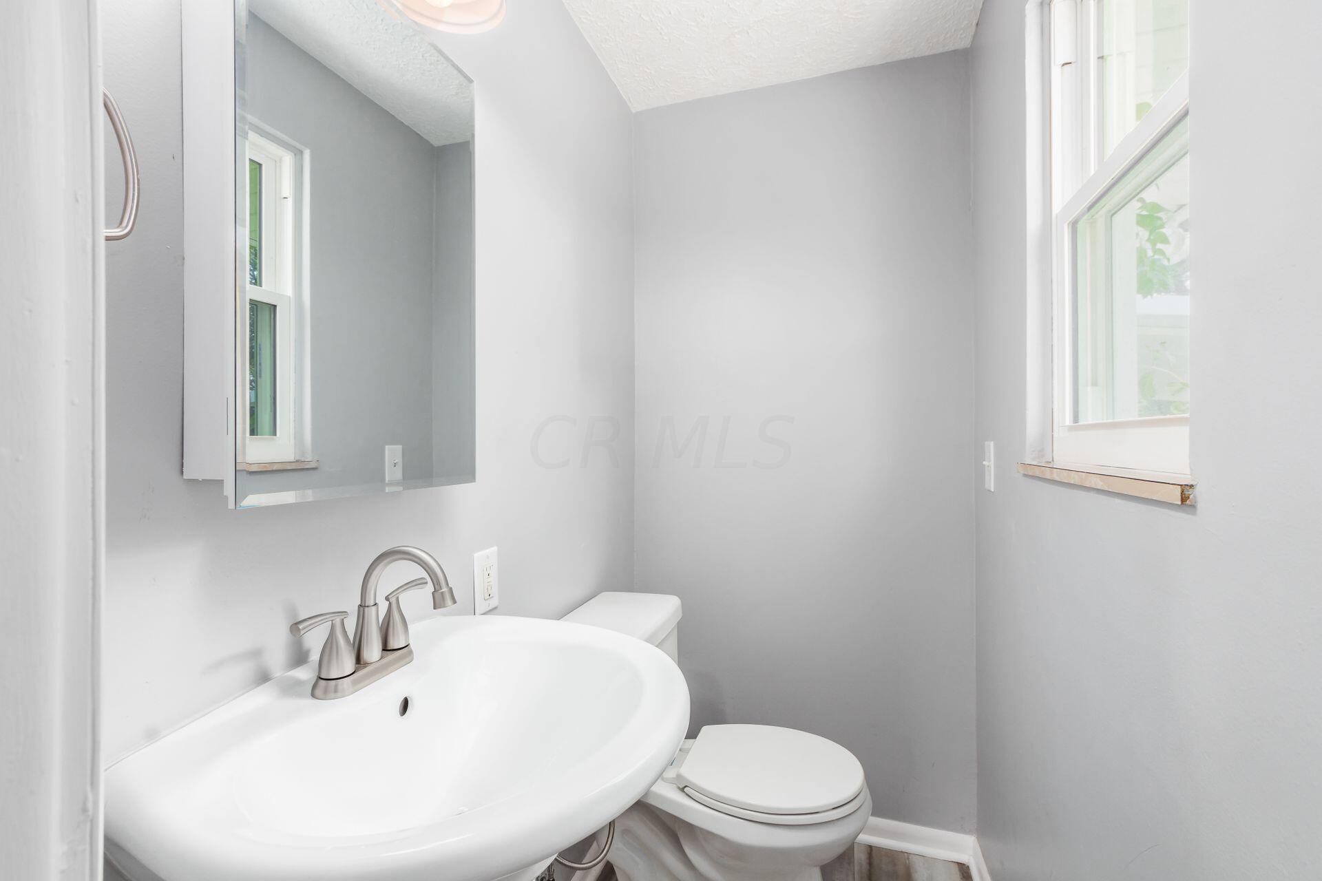 4383 Maize Road Columbus, OH 43224 - Photo 12 of 33 Half Bath